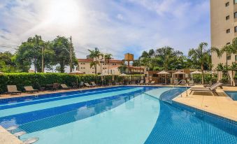 Modern apt With Pool Near the Beach Avr0203