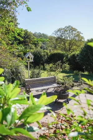 Luxurious Escape for Families & Groups on outskirts of Toowoomba Отели в г. Кроус Нест