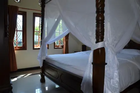 Luxe Villa Nabij Yogyakarta Отели рядом с достопримечательностью «Titik Nol KM Kota Klaten»