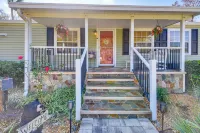 < 1 Mi to Boat Ramp: Canal-front Retreat in Astor! - 3-Star