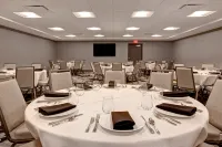 Embassy Suites Rockford Riverfront - Desayuno