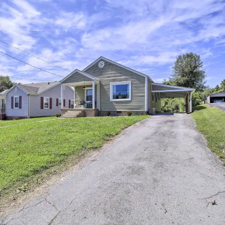 Cozy Cottage Near Dtwn Dining, Walk to Casino