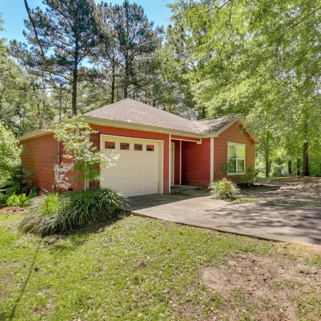 Charming Abbeville Home w/ Private Boat Dock!