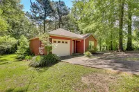 Charming Abbeville Home w/ Private Boat Dock! - WiFi