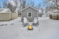 Madison's Lakeside Tiny Home Dream Getaway!