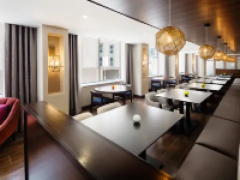 ハンプトン イン & スイーツ ダラス ダウンタウン ダラスのホテル