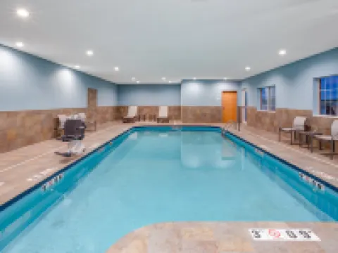 ホリデイ イン エクスプレス ホテル & スイーツ ディファイアンス by IHG ディファイアンスのホテル