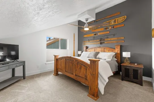 Ponderosa Pines Retreat, featuring 3 Beds and 3 Baths with Privacy