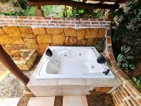 Casa Pájaro, birdwatching in native forest