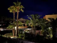 26m2 studio cabin with south-facing terrace, pool view