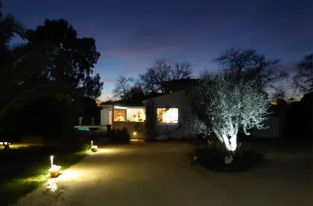 Beautiful villa with swimming pool close to the sea in a quiet location