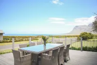 Charming Coastal Escape at MOS-Palmiet, Kleinmond Where the River Meets the Sea… Hotels in Kleinmond