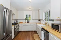 Cozy Cottage w/ Lake Access near Village in Lake Arrowhead