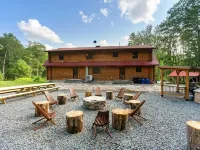 Lakefront Lodge w/ Pvt Dock, Sauna, GameRm, Pickle/Basketball Court, Firepit Hotels in Highland