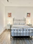 Stylish 2BR/2BA Apt near NYC Free Parking Full Kitchen & W/D