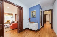 Second floor of house with enclosed property in Baiona. Hotels in Baiona