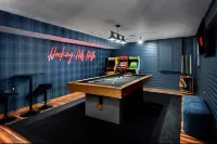 Amber Hills Lodge: Sauna,Golf Sim,Hot Tub,Theatre - 4-Star