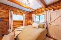 Yaak Riverfront Cabin -Hunting, Fishing & Family Get Away!