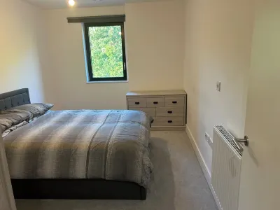 Luxurious Kinzo 2bed apartment Hotels near The Dockyard Railway