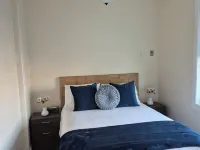 Northern Solace, 2 Bedrooms, 2 Bathrooms, Kitchen, Living Room, 5 Min to Airport Hotels in Yellowknife