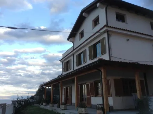 Lovers' Balcony Hotels in Ricadi