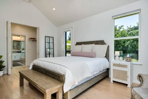 Walking distance to downtown St. Helena in the Napa Valley