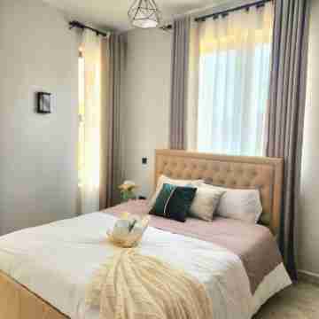 Modish, 1BDR apt with great views, secure location, 55inch TV and free wifi Rooms