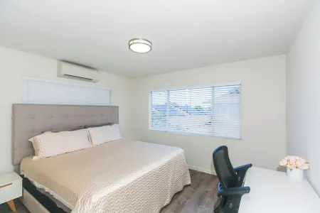 Aloha Getaway Отели рядом с достопримечательностью «KA WA‘A, a Luau at Aulani»