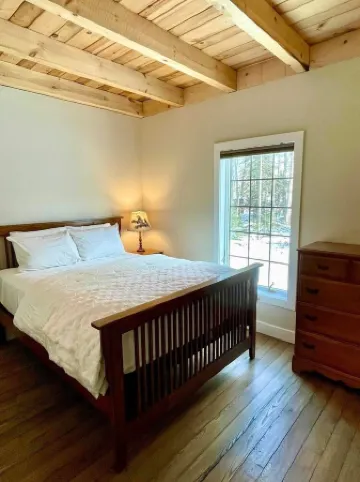 Lovely cabin with WiFi in charming Speculator