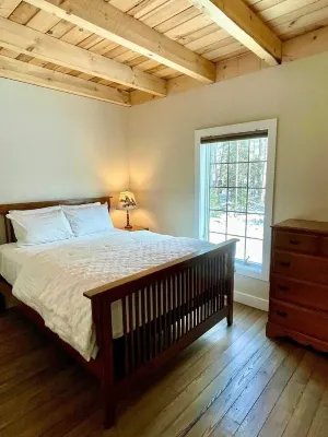 Lovely cabin with WiFi in charming Speculator