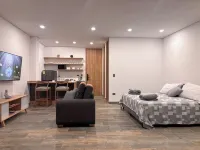 Luxury Stay with Fireplace, Jacuzzi & Overlooking the Rock of El Peñol-Guatape