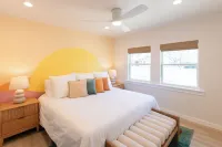 New listing special! Heated Pool, 5 beds, 3min to Main