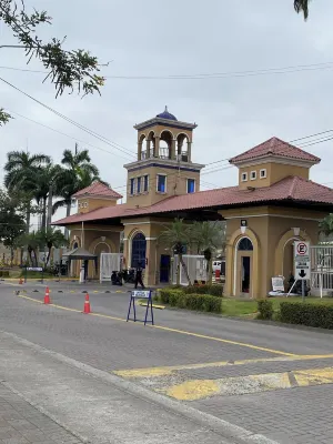 Amplia casa para disfrutar en familia, vaciones o trabajo Hotels in Daule Canton