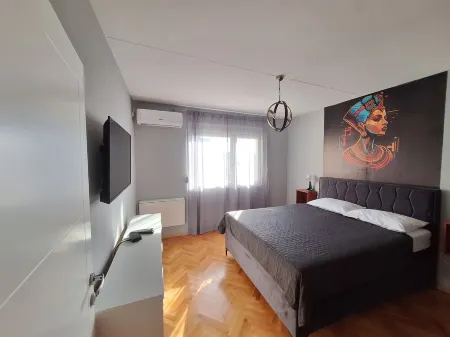 Charming 1-bedroom apartment with AC, WiFi in city center in Bar