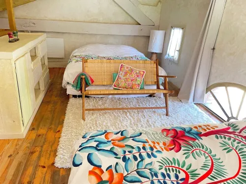 Havana - B&B in a 5000 M2 estate at the foot of the Colorado mountains Hotels in Rustrel