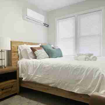 Riverside A6- EVV 1BR-1BA Apt Rooms