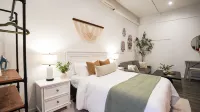Modern Studio Steps from la Catrina Restaurant - Stylish Escape Hotel a Mount Vernon