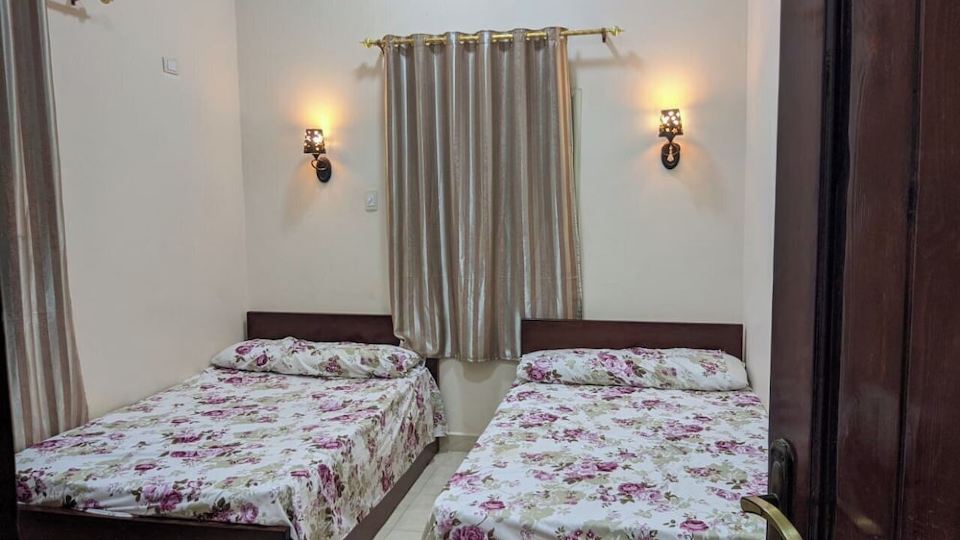3-bedroom apartment in lovely Abu Simple with WiFi, AC