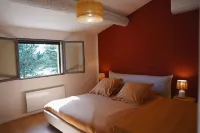 Sublime country house with swimming pool. Absolute peace and quiet in the heart of the Luberon