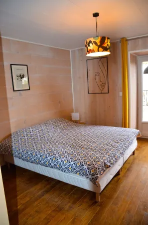 Warm place for a course or long stay 5 minutes walk from the lake