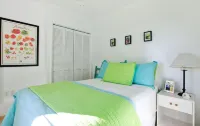 Chic 4 rm 1 bed retreat, No Berkeley area, WiFi, private deck, near UC, nature,