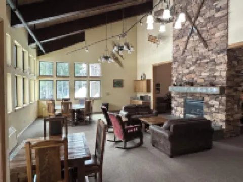 Charming Studio condo in Kirkwood