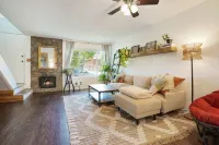 Cozy and modern townhome in Aurora, 5min from highway !