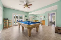 Stunning Views! 5 bed 5.5 bath w/ rec room & pool! Great location~Roanoke Island