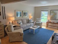 NEW! Charming Cottage, Pet friendly, Hot tub, Dock & Pool Access-2 mi to Beach - Pools