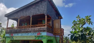 Ecolodge on 25 acre estate, 2 beaches, wide variety of fruit and flowers. Hotels in 