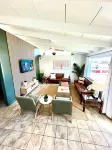 3-bedroom Mid-Mod home in Fort Smith with King bed, WiFi