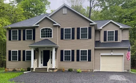 Spacious brand new 4-bedroom house in wonderful Big Bass Lake with AC