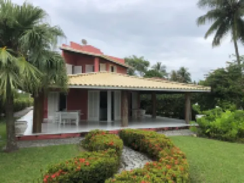Beautiful and cozy house facing the sea on Penha Island 韋拉克魯斯酒店