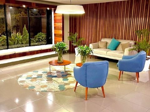 Unique Apartment. 5 Guests. 3 Bedrooms. 2 Baths.